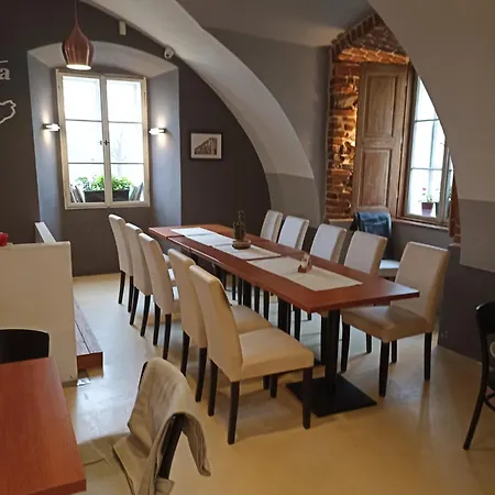 U Tri Statkaru Dobris