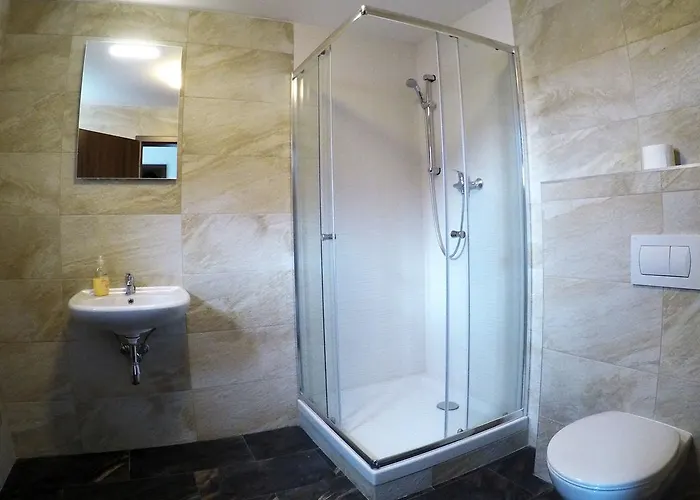 U Tri Statkaru Dobris